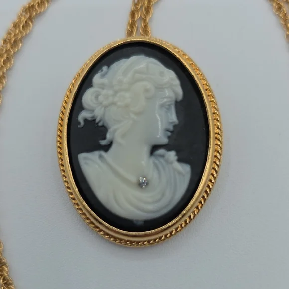 Avon Gold Cameo Pendant Necklace And Pin - Picture 11 of 11